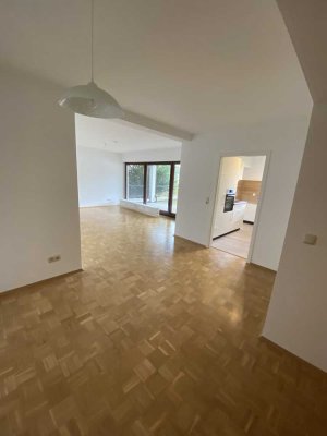 Helle 2-Zimmer Wohnung mit Balkon und Garage in Siegen -Provisionsfrei