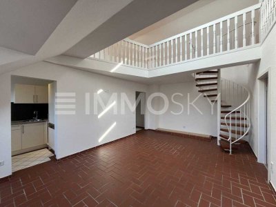 Stilvolle Maisonettewohnung mit Balkon, Galerie
