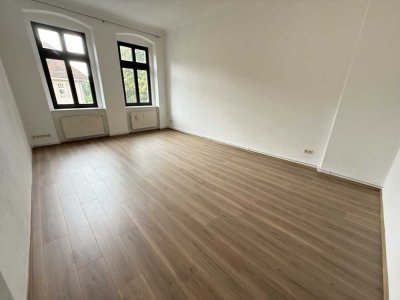 Gut geschnittene 3,5-Raumwohnung mit Wannenbad & einfacher Einbauküche und 2 Jahre Mindestmietzeit!