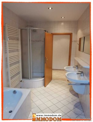 4-Zimmer-Wohnung in beliebter Wohnlage Zwickaus mit LAMINAT und BALKON zu vermieten!