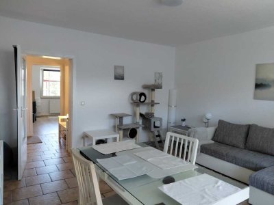 Schöne, helle 2,5 Zimmer Wohnung in zentraler Lage