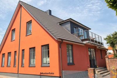 Idyllisches Zweifamilienhaus mit Scheune und Hof - provisionsfrei