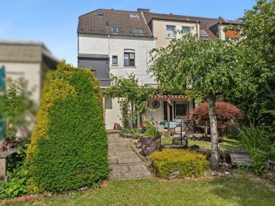 Vielseitiges Zweifamilienhaus in Velbert mit Garten - ideal für Handwerker