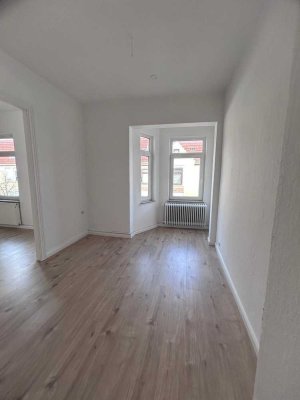Erstbezug nach Sanierung: 3-Zimmer-Wohnung im 3. OG rechts