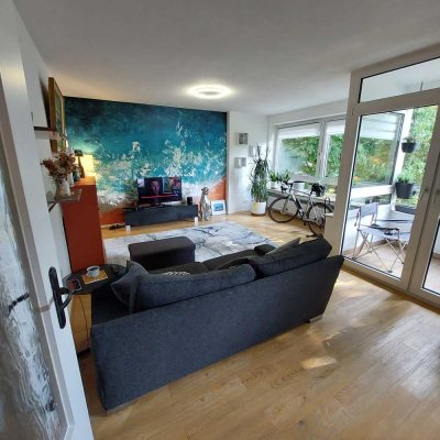 Exklusive 2,5-Raum-Wohnung mit gehobener Innenausstattung mit Einbauküche in Köln Lindenthal