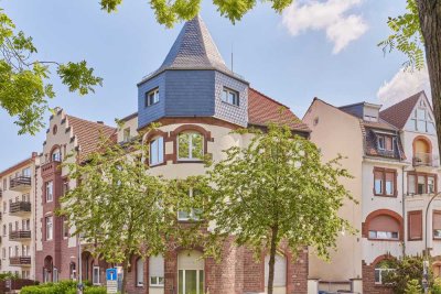 Komplett renovierte schöne 4 Zimmer-Wohnung im Dachgeschoss