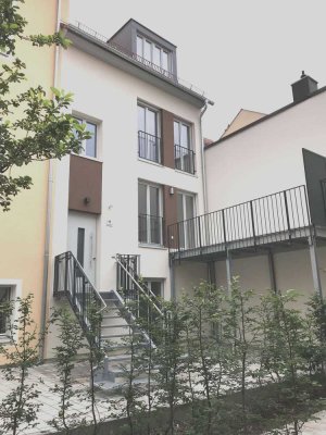 Stilvoll Wohnen: Großzügiges Townhouse in bester Innenstadtlage im Quartier an den Stadtmauern