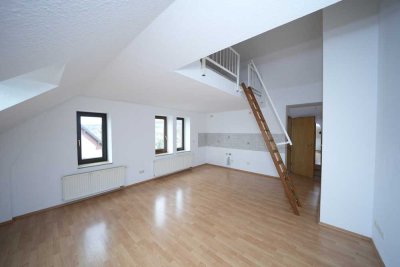 +++ kuschelige 1-Raum-Wohnung mit Schlafebene und Abstellraum in Grüna +++