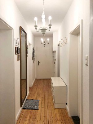 WUNDERSCHÖNE ALTBAUWOHNUNG – AB ZENTRAL – ca. 67qm – ab Aug.25