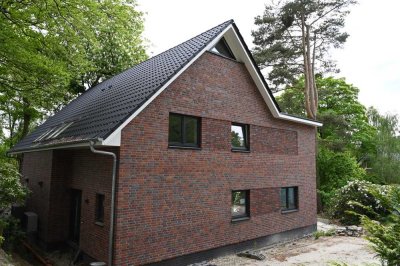 Doppelhaushäfte in Schönebeck mit Garten im Grünen (Neubau 2023)
