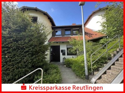 Sanierungsbedürftige Souterrainwohnung mit Terrasse und viel Potenzial