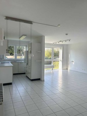 Helle & gepflegte 2,5-Zimmer-Wohnung, barrierefrei - ideal für seniorengerechtes Wohnen