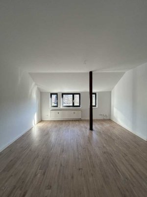 Frisch Sanierte 2-Raum-Wohnung mit EBK und modernem Bad