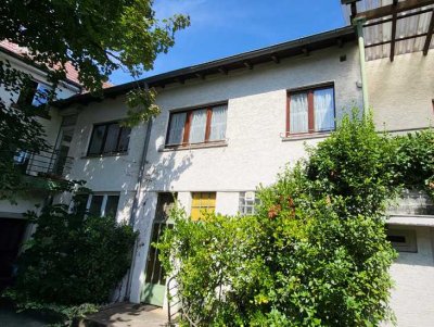 Im Grünen mit S-Bahn-Anschluss  2-Zimmer-Wohnung