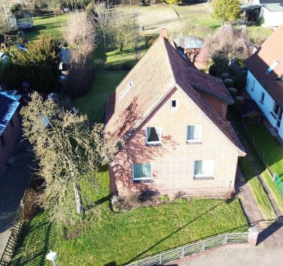 Interessantes, gepflegtes Wohnhaus mit Bauplatz, in exponierte Lage!