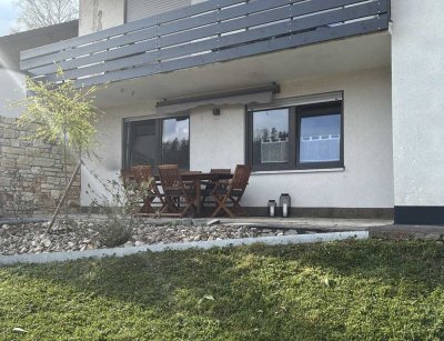 Sonnige 3-Zimmer-Erdgeschosswohnung mit Terasse und Garten in Emsing