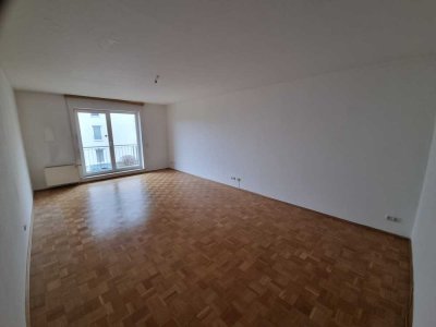 ++3-Raumwohnung im 1.OG mit Balkon, EBK und Tiefgarage++