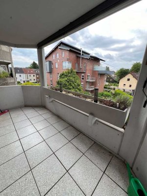 Schöne 3,5 Zimmer Wohnung mit Balkon (WBS notwendig)