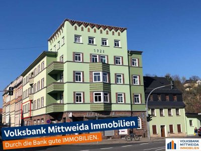 3-Raum Wohnung mit Balkon und neuer Einbauküche -WG geeignet