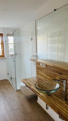 Top modernisierte 3 Zimmer mit Balkon, EBK und TG in zentraler, ruhiger Lage