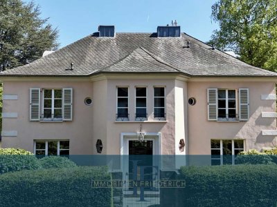 FRIEDERICH: Klassische Villa in bester Aachener Südviertel-Lage auf traumhaftem Grundstück