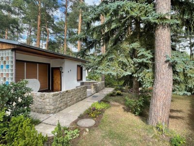 Wochenendgrundstück mit Bungalow und Garage