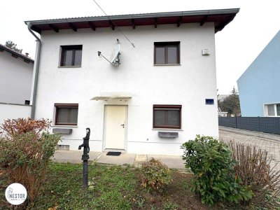 Neuer Preis! U-Bahn-Nähe | Traumhafte Villa mit Pool, Garten &amp; Garage – Wohnen mit Stil