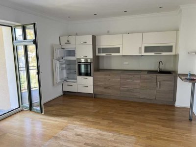 Gepflegte Wohnung mit drei Zimmern und Balkon in Leipzig