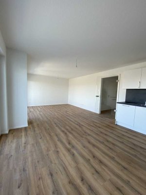 Traumhafte 2-Zi Penthouse in Crailsheim, Erstbezug, Einbauküche, Balkon, Tiefgaragen-Stellplatz