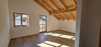 Modernisierte 2-Zimmer-Wohnung mit Balkon und EBK in Holzkirchen-Thanner Straße