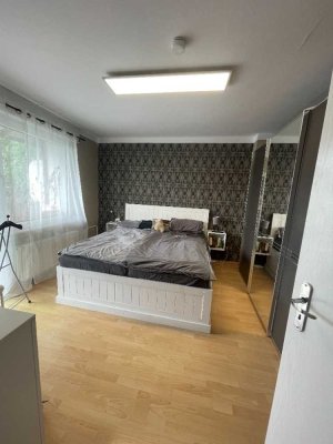 4-Zimmer Wohnung in ruhiger Lage, fußläufig zur Schule & diversen Einkaufsmöglichkeiten