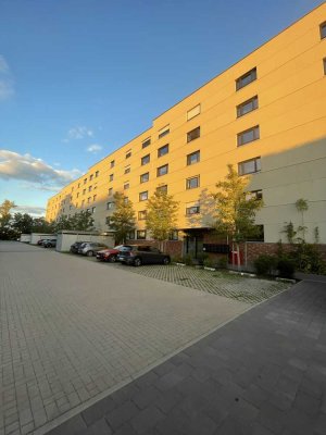 Provisionsfrei - Neuwertige 2-Zimmer Wohnung mit Balkon u. Stellplatz im 4. OG in Nürnberg-Muggenhof