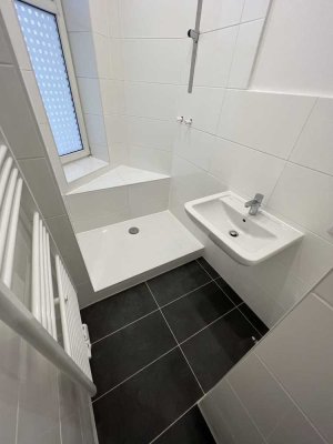 Kapitalanlage mit 6% Rendite! 2 Zi.Whg. mit Balkon, EBK u. auf Wunsch neuem Bad. Sehr zentrale Lage