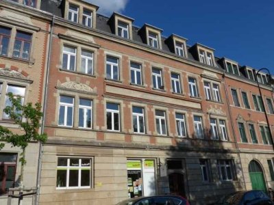 großzügige 2 Zimmer-Dachgeschosswohnung in ruhiger und grüner Lage