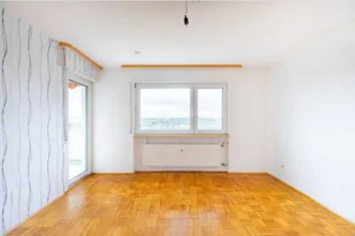 Geschmackvolle, gepflegte 3-Raum-Wohnung mit Balkon und EBK in Würzburg