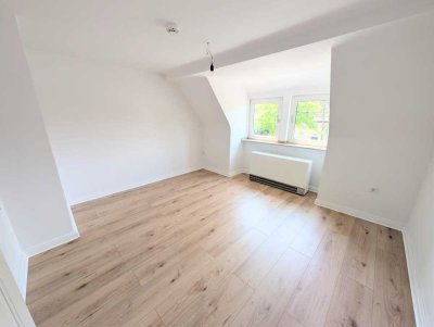**Frisch renoviert: -neuer Laminat -frisch gestrichen -neues Tageslichtbad -gemütlich**