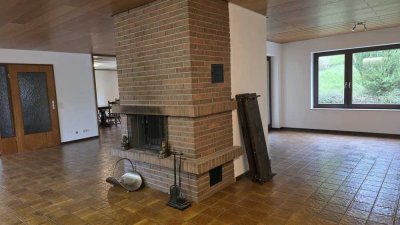 Gepflegte 5-Zimmer-Wohnung mit Balkon im 1. OG in Hardheim Tel. 0152-28740061