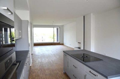*Luxus auf der “RÜ“ mit Kamin, EBK & 2 Balkonen*