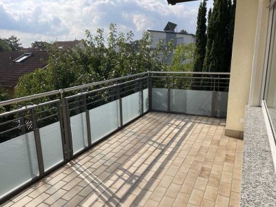 Geräumige 5 - ZKBB in ruhigem 3-Fam. Haus in Top Lage !!!  NEU RENOVIERT + NEUE KÜCHE !!!