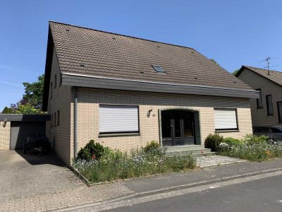 Sehr schöne OG-Wohnung in ruhiger Lager