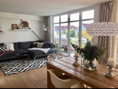 exklusive Maisonette mit Balkon + Dachterrasse in charmantem Altbau