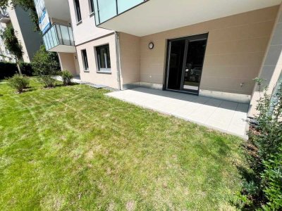 MIT GROSSER TERRASSE UND EIGENEM GARTEN