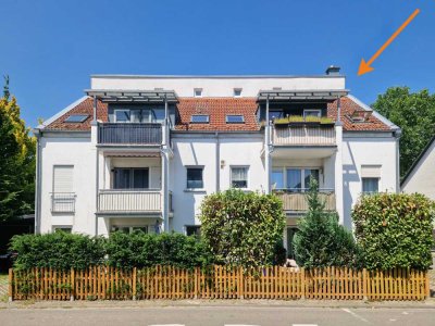 Charakter statt Standard: TOP-gepflegte Galeriewohnung mit Balkon, EBK + zwei Stellplätzen