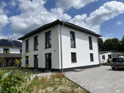 Vor den Toren BMW, Einfamilienhaus zu vermieten in Kronwieden