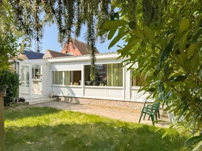 Charmanter Bungalow mit Ausbaureserve und Neubaupotenzial in zentraler  Lage unweit vom Binnensee