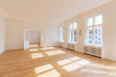 Traumhafte Altbauwohung, Luxus saniert,  2-3 Zimmer, nahe Olivaer Platz