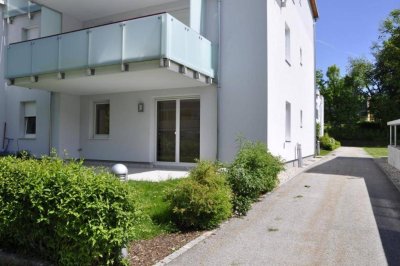 Moderne 4-Zimmer-Wohnung mit Eigengarten, in zentraler Lage und absoluter Seenähe!