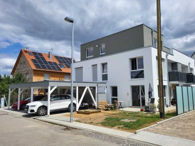 Großzügige 3,5 Zimmer Wohnung mit Küche und großem Balkon in Kuppingen