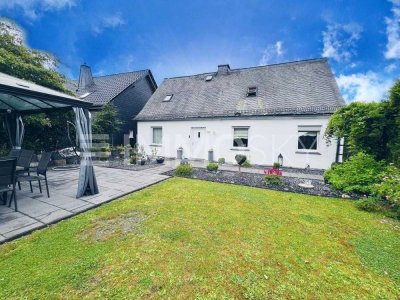Charmantes Einfamilienhaus mit möglicher Einliegerwohnung in Bestwig
