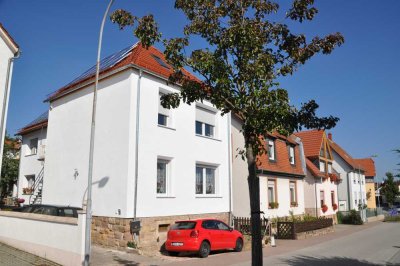 Schöne 4-Zimmer Wohnung, großer Balkon mitten in Alzey zu vermieten,